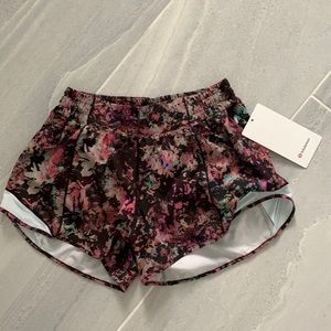 Hotty Hot LR Short 4” Lined Lululemon Shorts